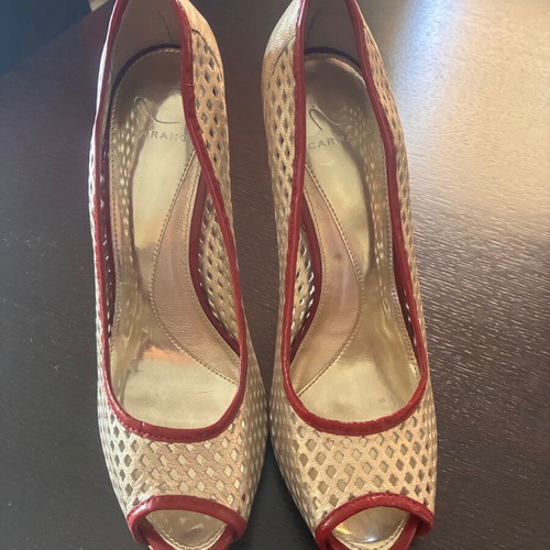 Carrano peep toe heels like new, size 37, red and gold