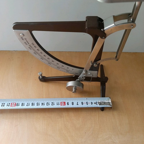 Vintage postal scale like new in excellent condition