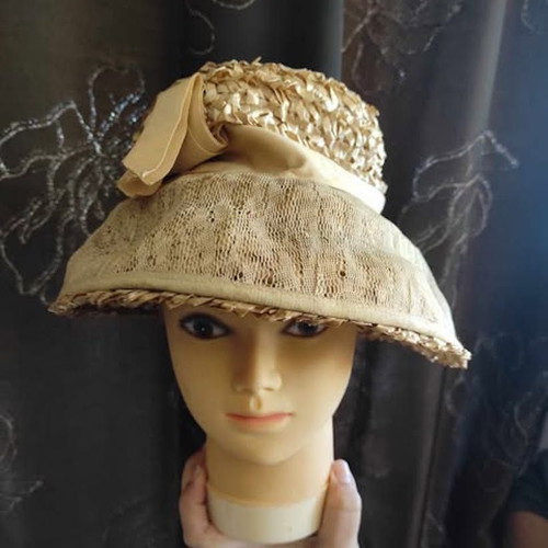 Vintage theater wardrobe hats used, set of 4 pieces