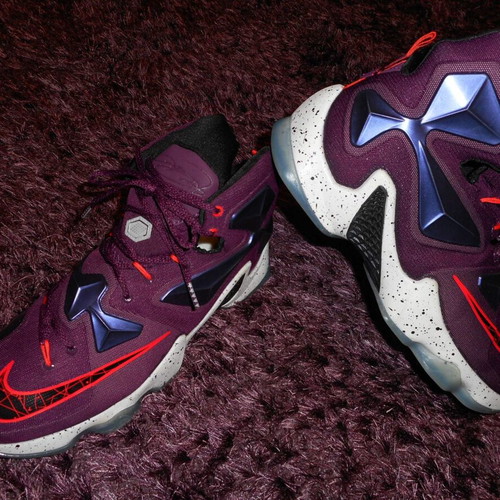 Nike LeBron 13 Mulberry sports shoes like new, size 45