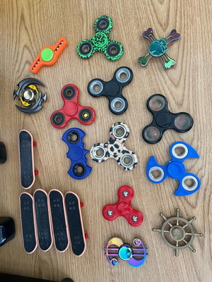 Παιχνίδια μεταχειρισμένα με figure spinners και skates