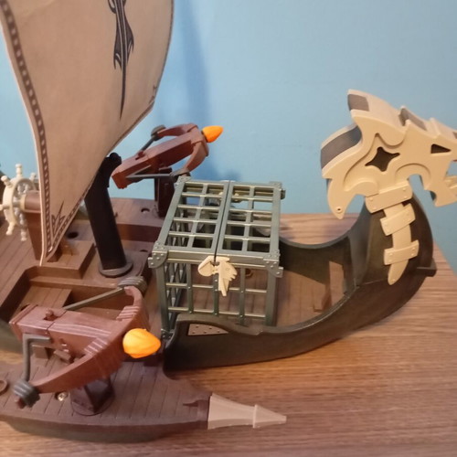 Playmobil ship with 3 figures like new