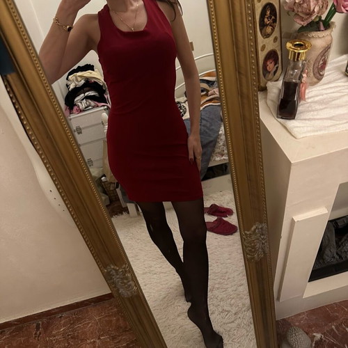 Bordeaux dress with perfect back design like new, small/medium