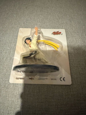 Street Fighter DeAgostini collectible figure new, scale 1:18