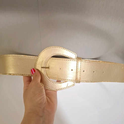 Women's wide gold waist belt 130 cm like new