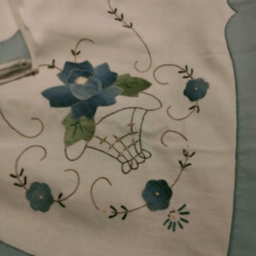 Vintage embroidered bed sheet and 7 pillowcases dowry set like new