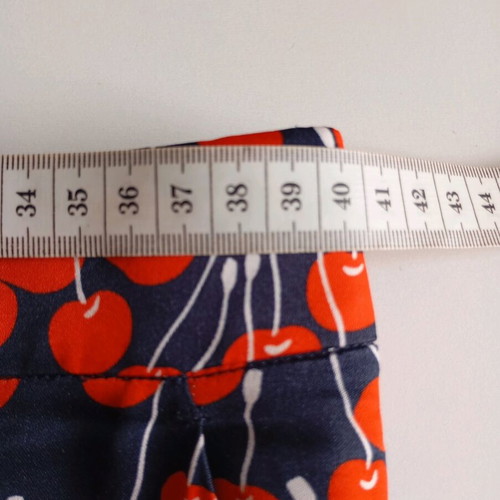 Victoria Beckham women's cherry print pants size 40 like new