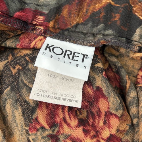 Vintage skirt like new with floral pattern, size M