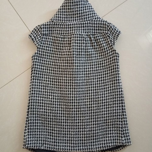 Checked sleeveless women's coat used, black and white, size S