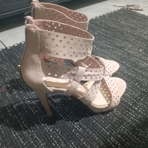 Jessica Simpson sandals like new, beige, size 37.5