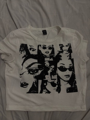 Shein short-sleeve t-shirt with design, size Small, like new