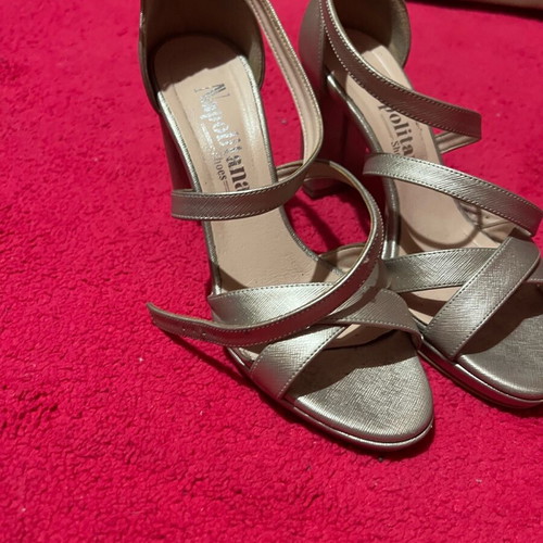 Gold sandals like new, size 40, formal
