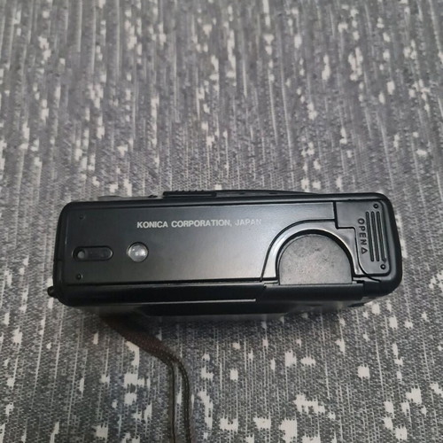 Konica camera pop EF-80 gift case and batteries