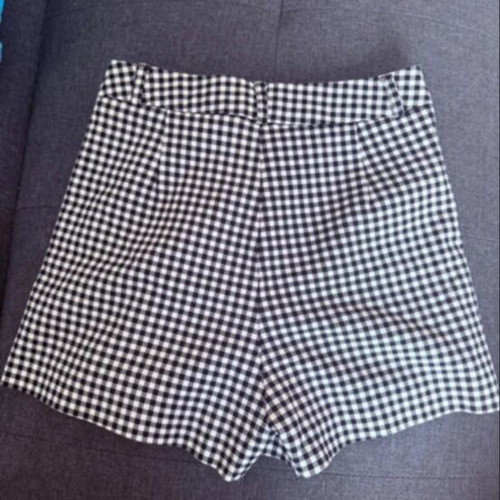 Stradivarius summer shorts gingham pattern size S like new