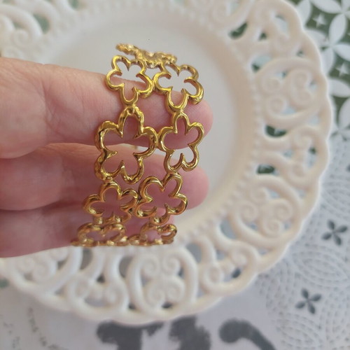 Flower bracelet, gold color