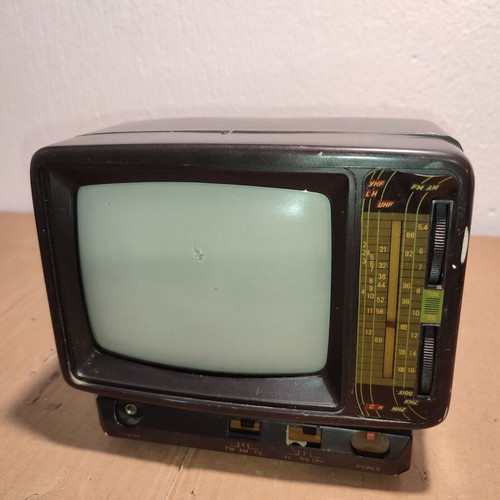 Vintage television used with small screen crack, not working