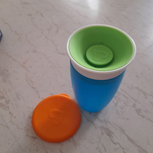 Munchkin training cup with lid, BPA free