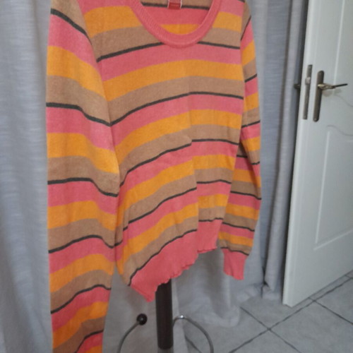 Woolen women's sweater like new, size S, pink and yellow