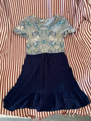 GAP girls' dress for 8 years old like new