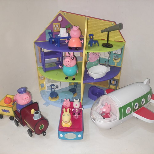 Peppa Pig large three-story house, airplane, car, train and 9 figures set like new