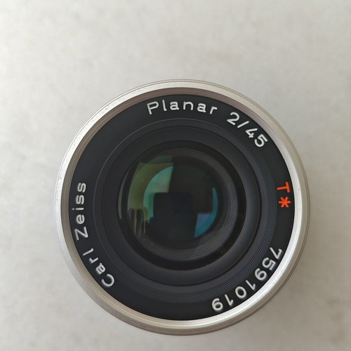 Carl Zeiss Planar 45mm lens for Contax G like new