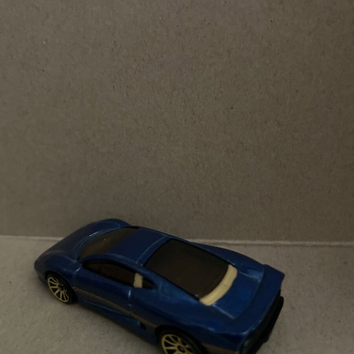 Hot Wheels Vintage Jaguar XJ220 toy car like new