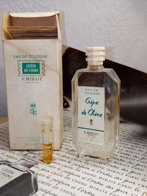Vintage αρωματικά Crêpe de Chine Millot μεταχειρισμένα, σπάνιο κουτί