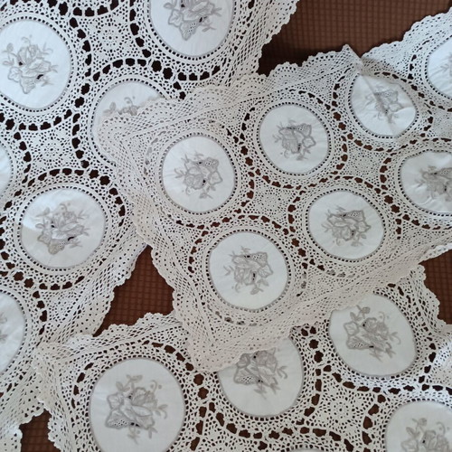 Set of three vintage doilies like new