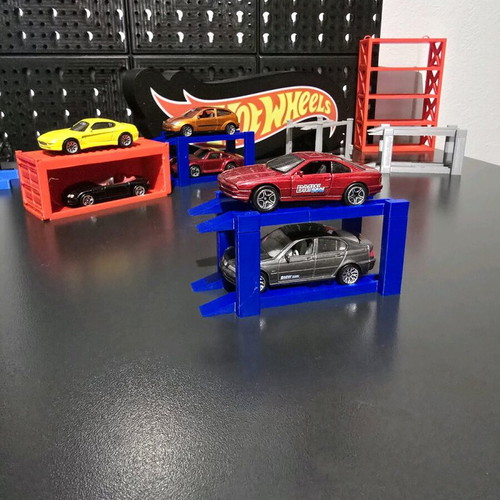 Hot Wheels stand 3D printed for 1:64 miniatures, pack of 3 like new