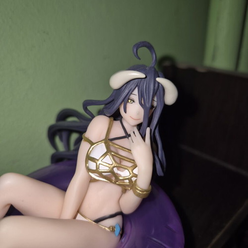 Albedo figure like new from the anime series Overlord