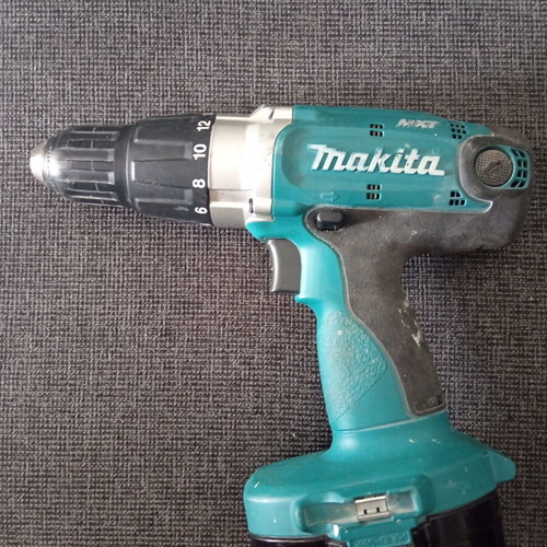 Makita MXT cordless hammer drill with 3-speed, 3.0 Ah battery