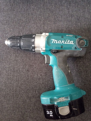 Makita MXT cordless hammer drill with 3-speed, 3.0 Ah battery