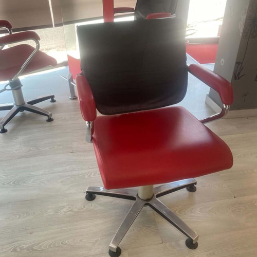 Leather salon chairs used, pack of 8 with hydraulic mechanism