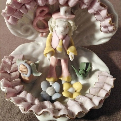 Italian porcelain figurines set of 2 like new