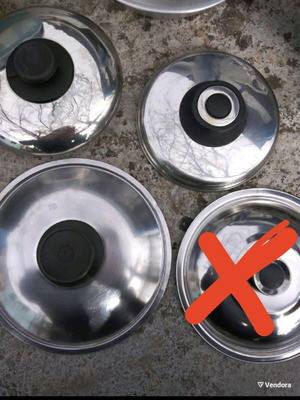 Μεταλλικά καπάκια κατσαρόλας σε διάφορα μεγέθη, σαν καινούργια, σετ 3 τεμαχίων