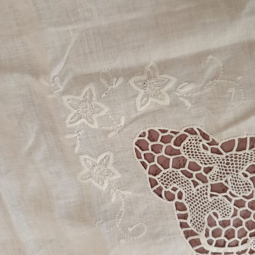 Handmade tablecloth new, approximately 170 × 170cm