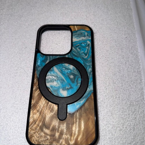 Bewood iPhone 15 Pro Case like new with wood and resin