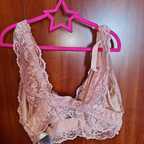 Mamalicious nursing bras pack of 4 medium size like new