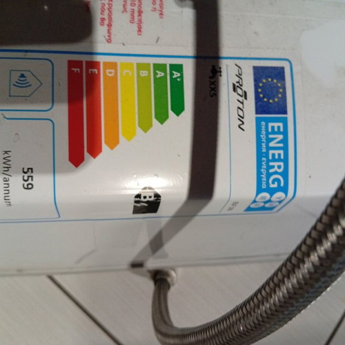 Proton instant water heater like new