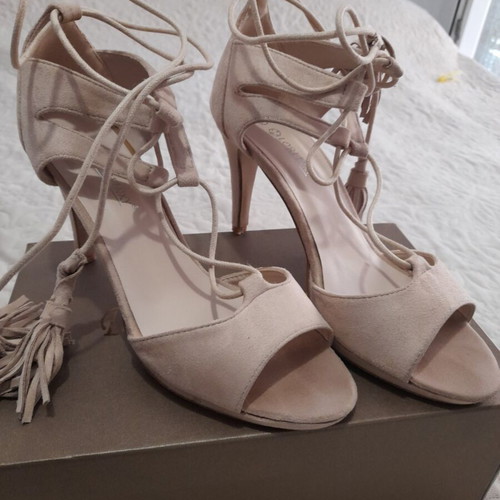 Beige suede sandals with laces, 10 cm heel, size 39, used