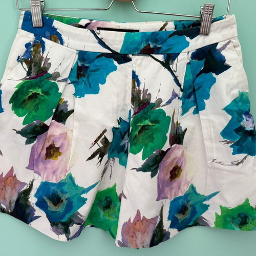 Zara floral shorts A-line used, size M, white multicolor