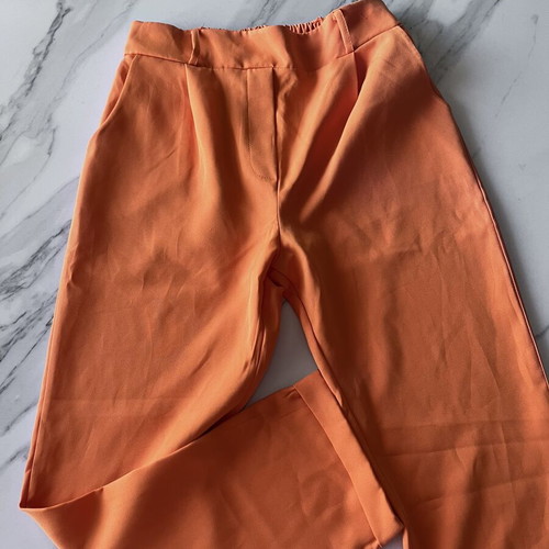 Orange pants size M, worn twice, like new