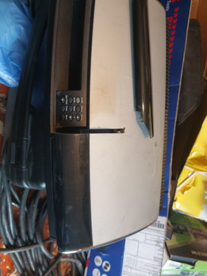 Bose Av18 Media Center console used with broken plastic