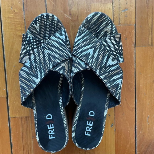 Keep Fred summer slippers like new, size 39