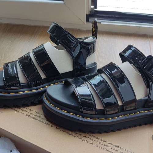 Dr. Martens Blaire patent leather platform sandals new, black size 37