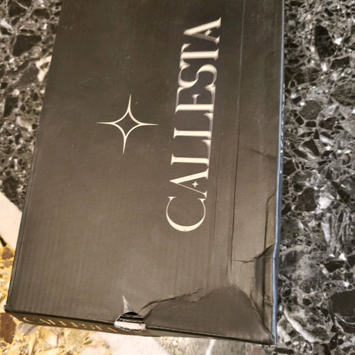 Women's black pumps size 39 like new, unworn