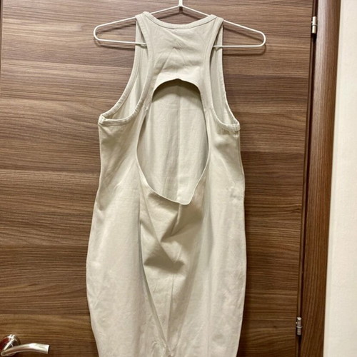 Καλοκαιρινό φόρεμα H&M μπεζ basic με κοψίματα καινούργιο αφόρετο