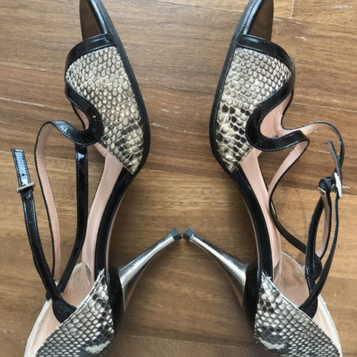 Sinela black patent leather high-heeled sandals size 39 like new