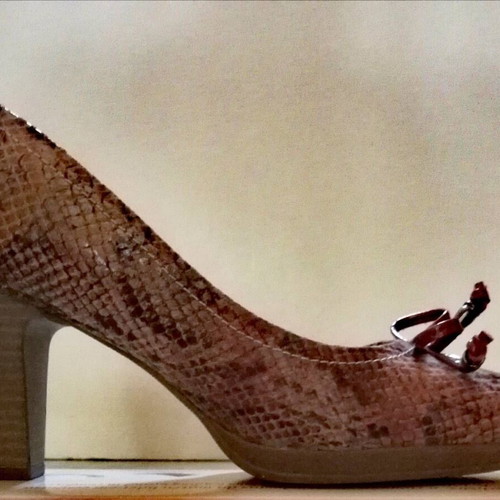 Piccadilly anatomical heels with snake pattern 8cm size 38 like new
