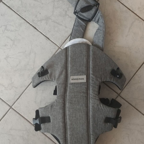 Kikaboo baby carrier used, suitable for 3 to 12 months